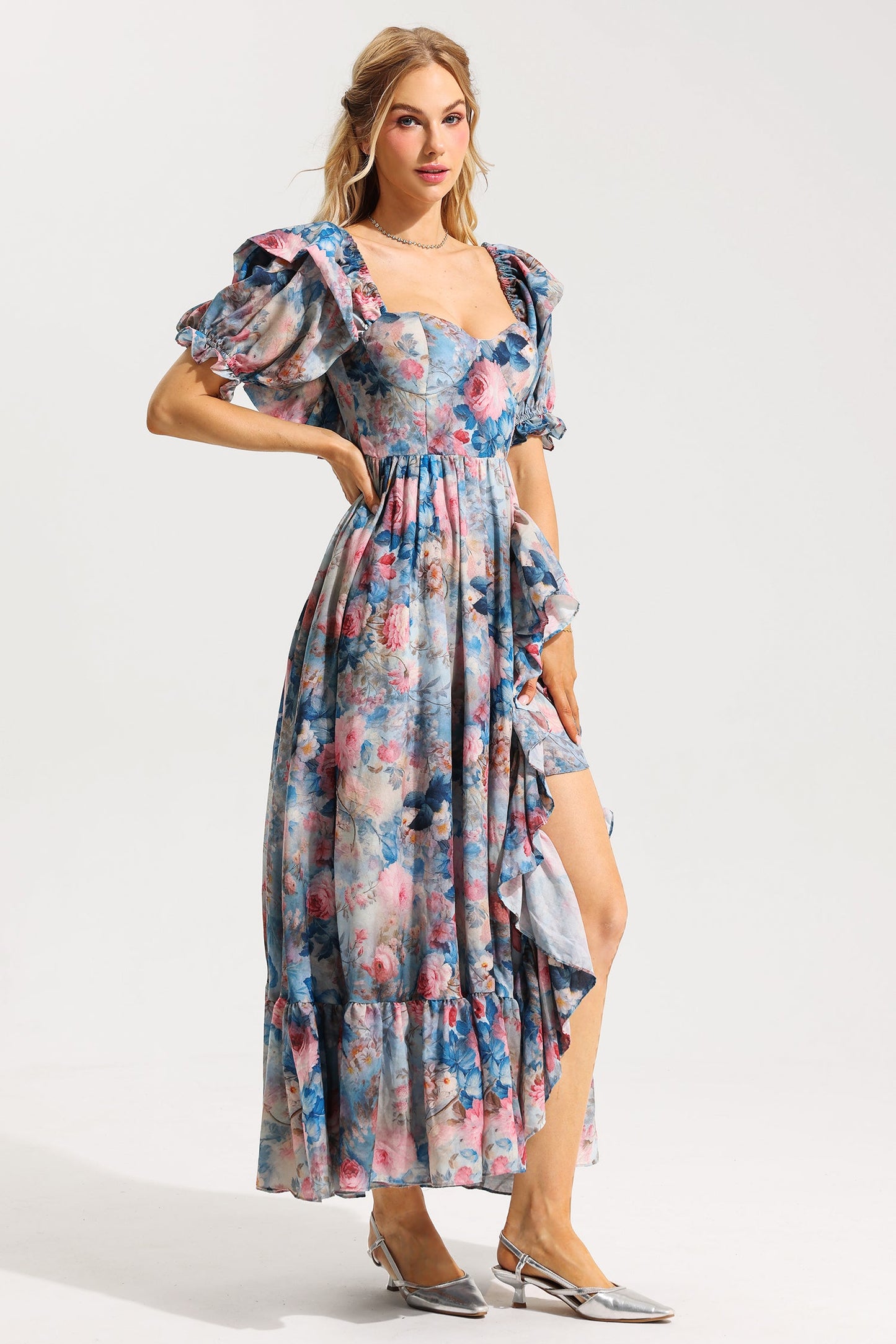 Beautifully Finished Dress in a Timeless Design