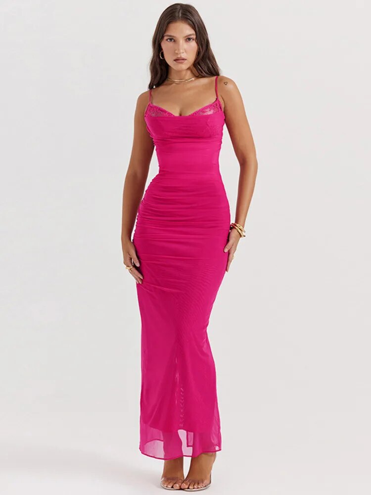 Beautifully Finished Dress in a Timeless Design