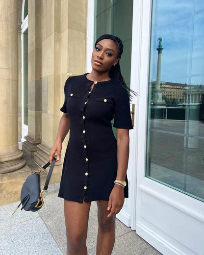 Classic Vintage Dress with a Flattering Fit