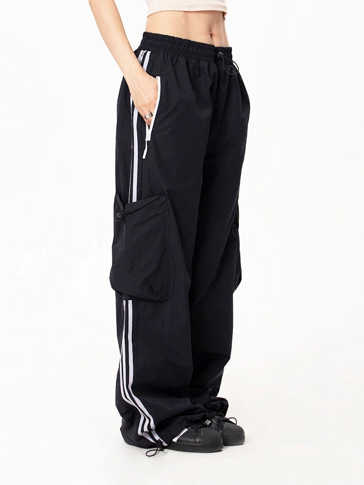 Effortlessly Elegant Pants with a Timeless Design
