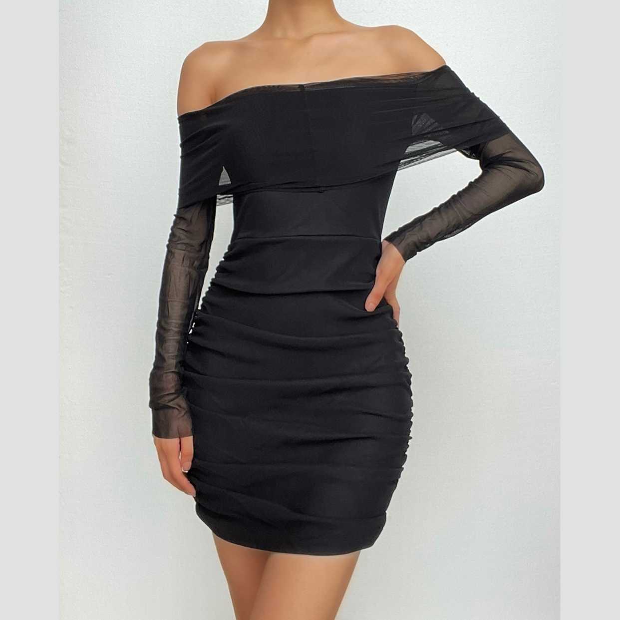 Effortlessly Elegant Dress with a Timeless Design