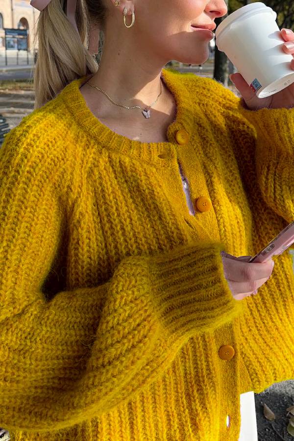 Gracefully Styled Cardigan for Any Occasion