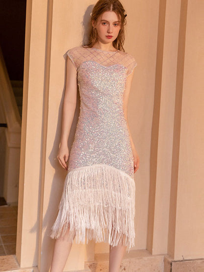 Well Tailored Dress with a Graceful Silhouette