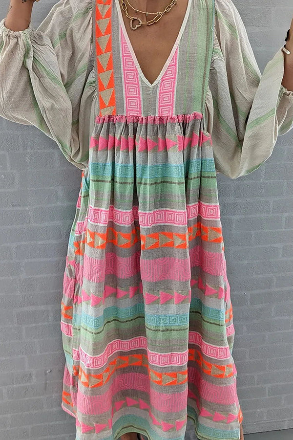 Beautifully Finished Dress in a Timeless Design