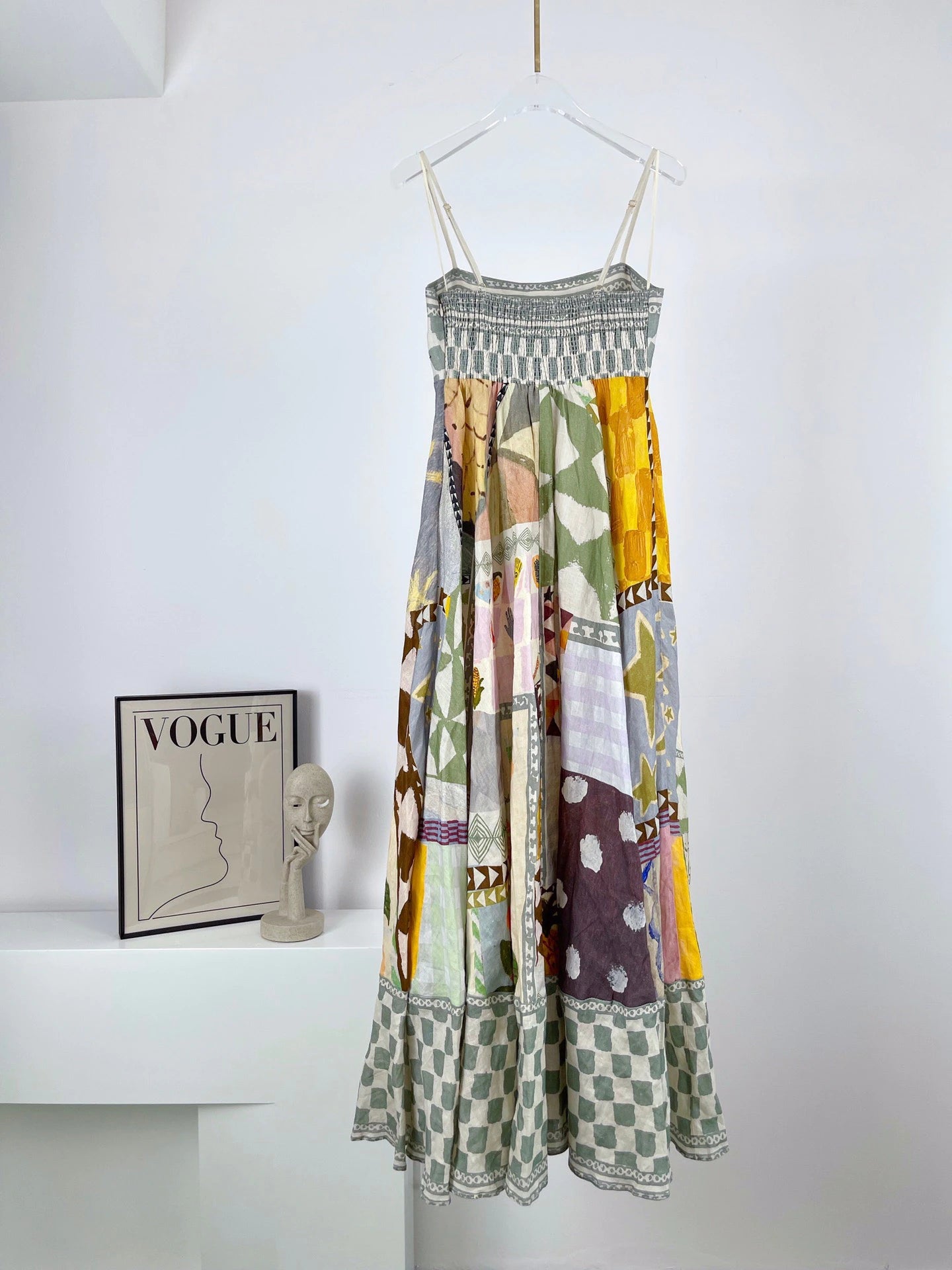 Beautifully Crafted Dress in a Classic Style