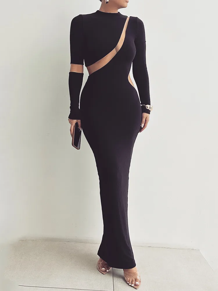 Well Tailored Dress with a Graceful Silhouette
