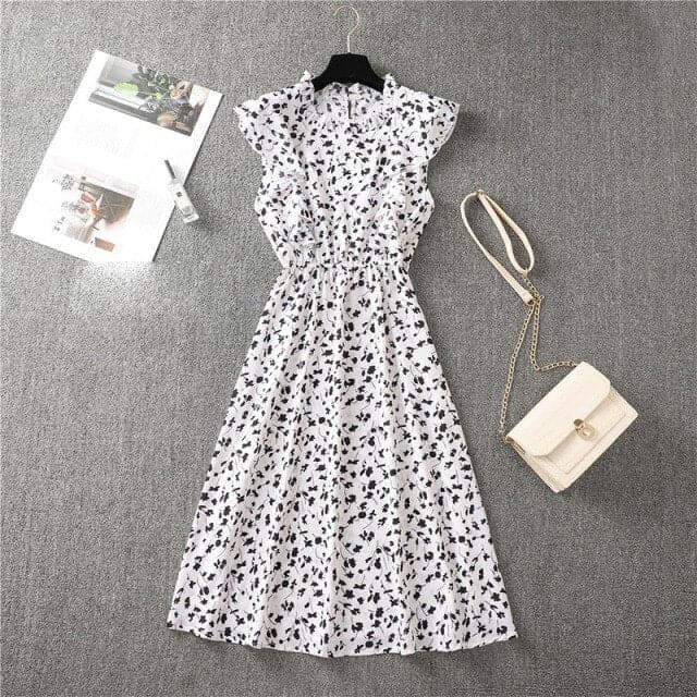 Beautifully Finished Dress in a Timeless Design