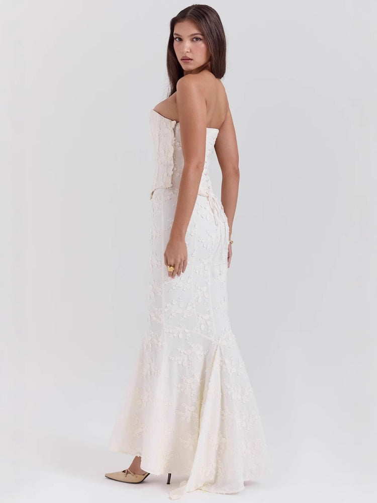 Beautifully Finished Dress in a Timeless Design