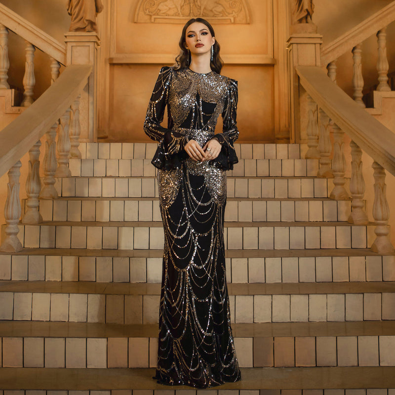 Beautifully Finished Dress in a Timeless Design
