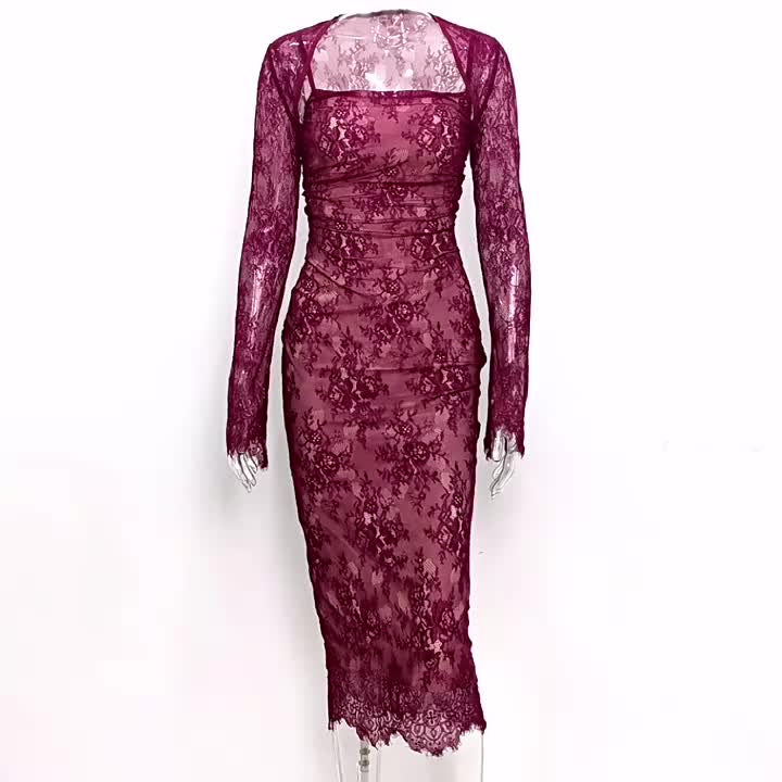 Beautifully Finished Dress in a Timeless Design