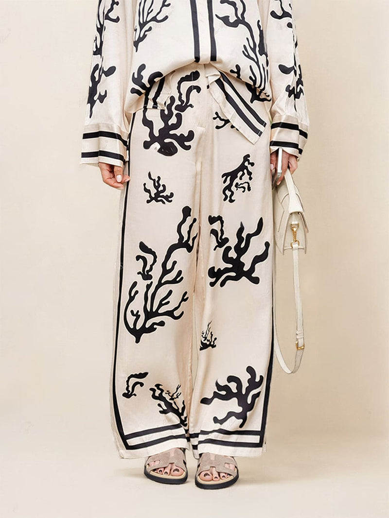 Effortlessly Elegant Pants with a Timeless Design