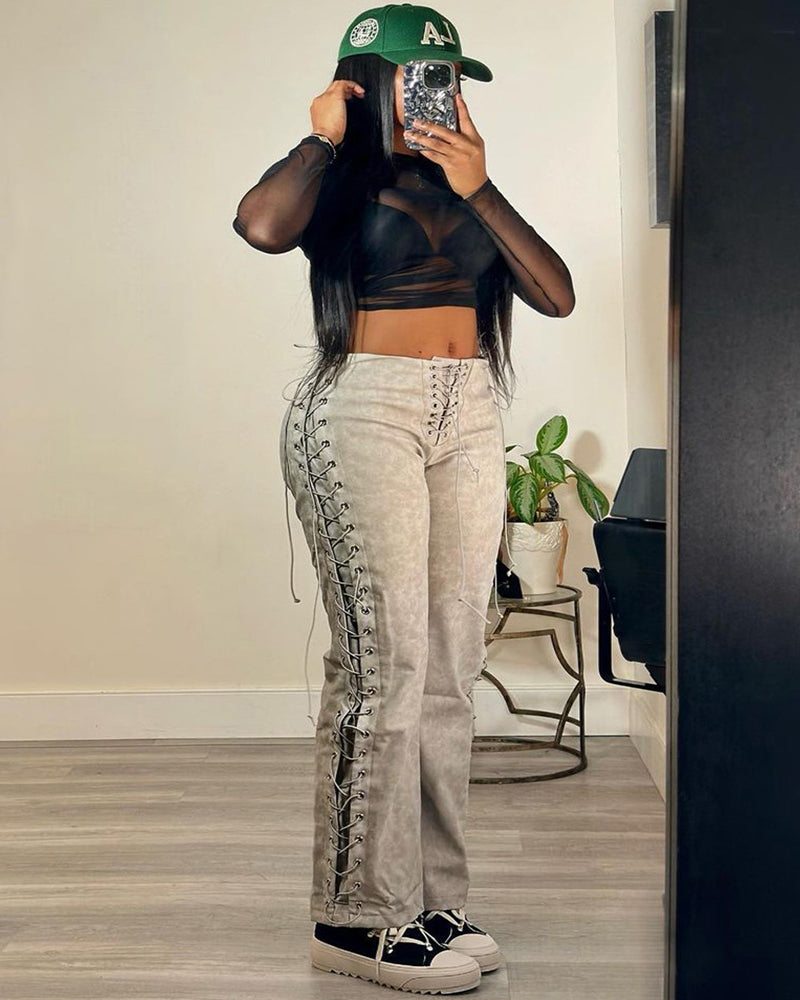 Well Tailored Pants with a Graceful Silhouette