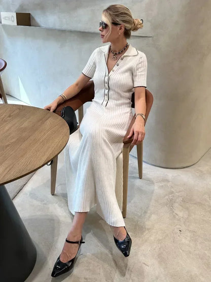 Beautifully Finished Dress in a Timeless Design