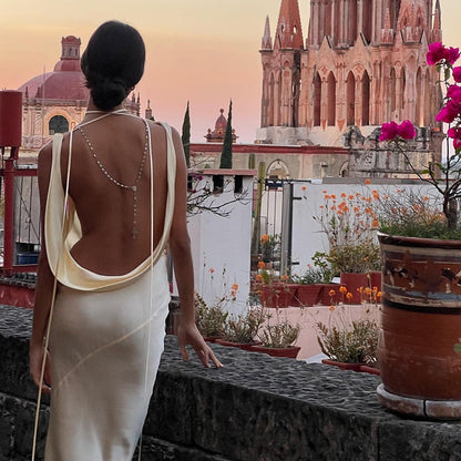 Effortlessly Elegant Dress with a Timeless Design