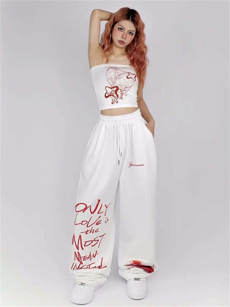 Effortlessly Elegant Pants with a Timeless Design