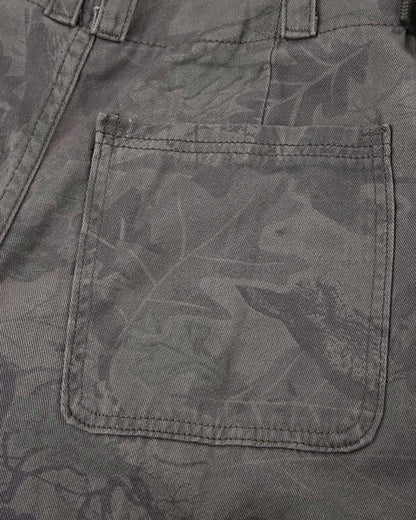 Effortlessly Elegant Pants with a Timeless Design