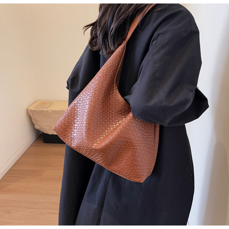 Polished Bag with an Effortless Classic Look
