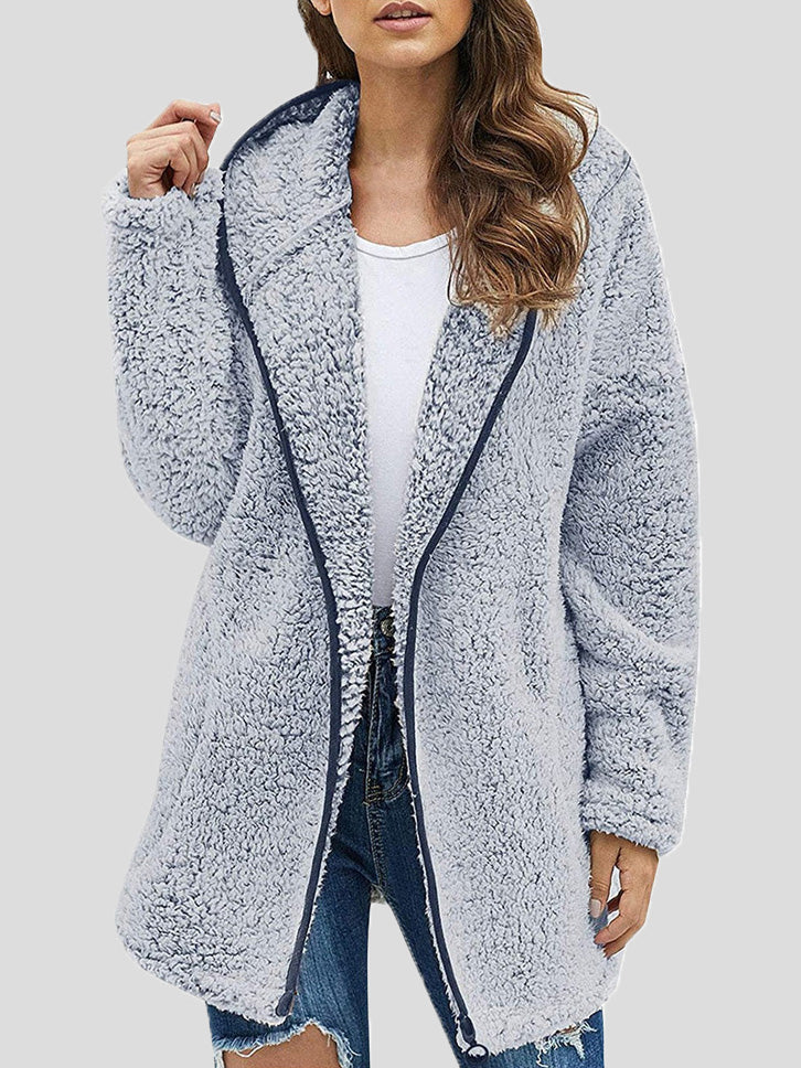Well Tailored Coat with a Graceful Silhouette