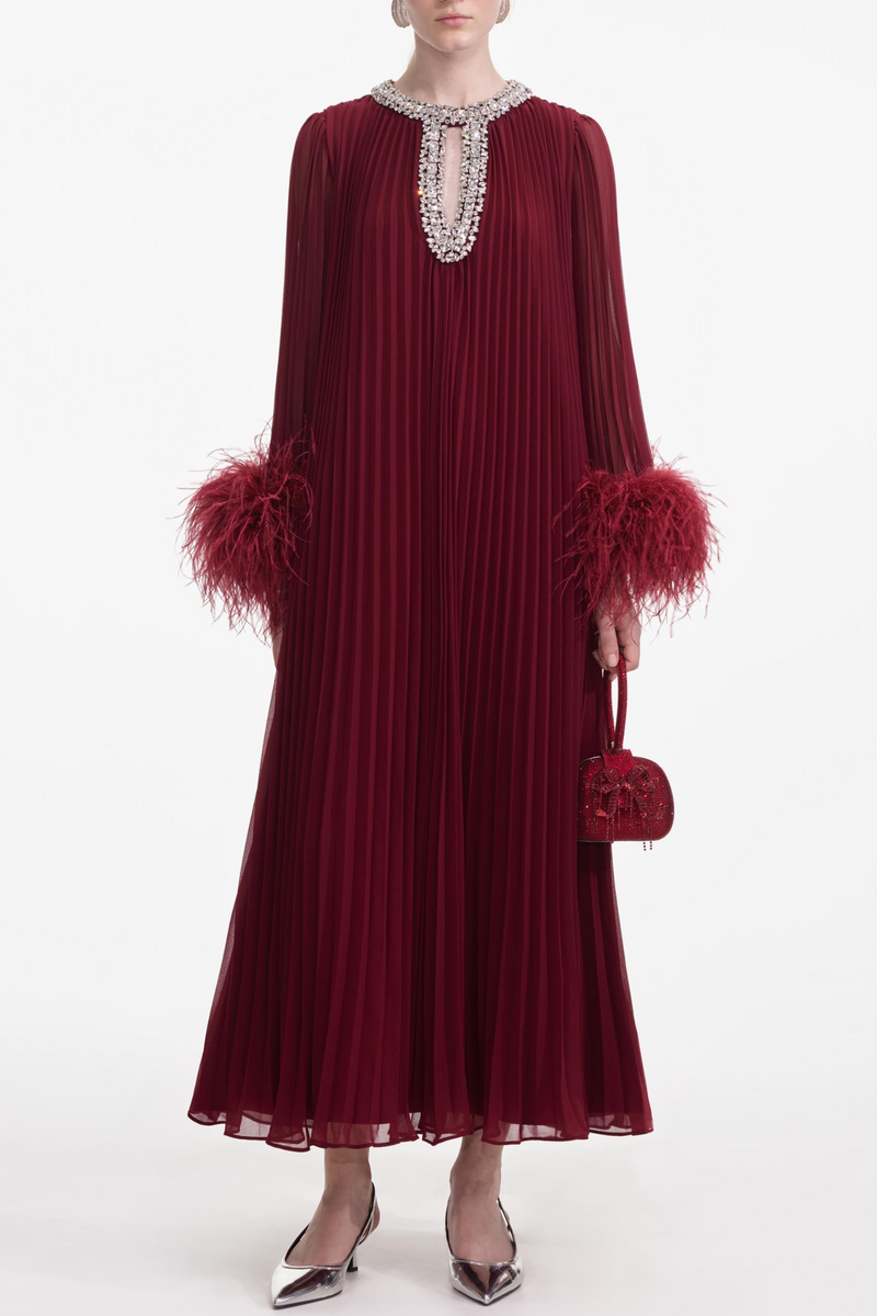 Beautifully Crafted Dress in a Classic Style