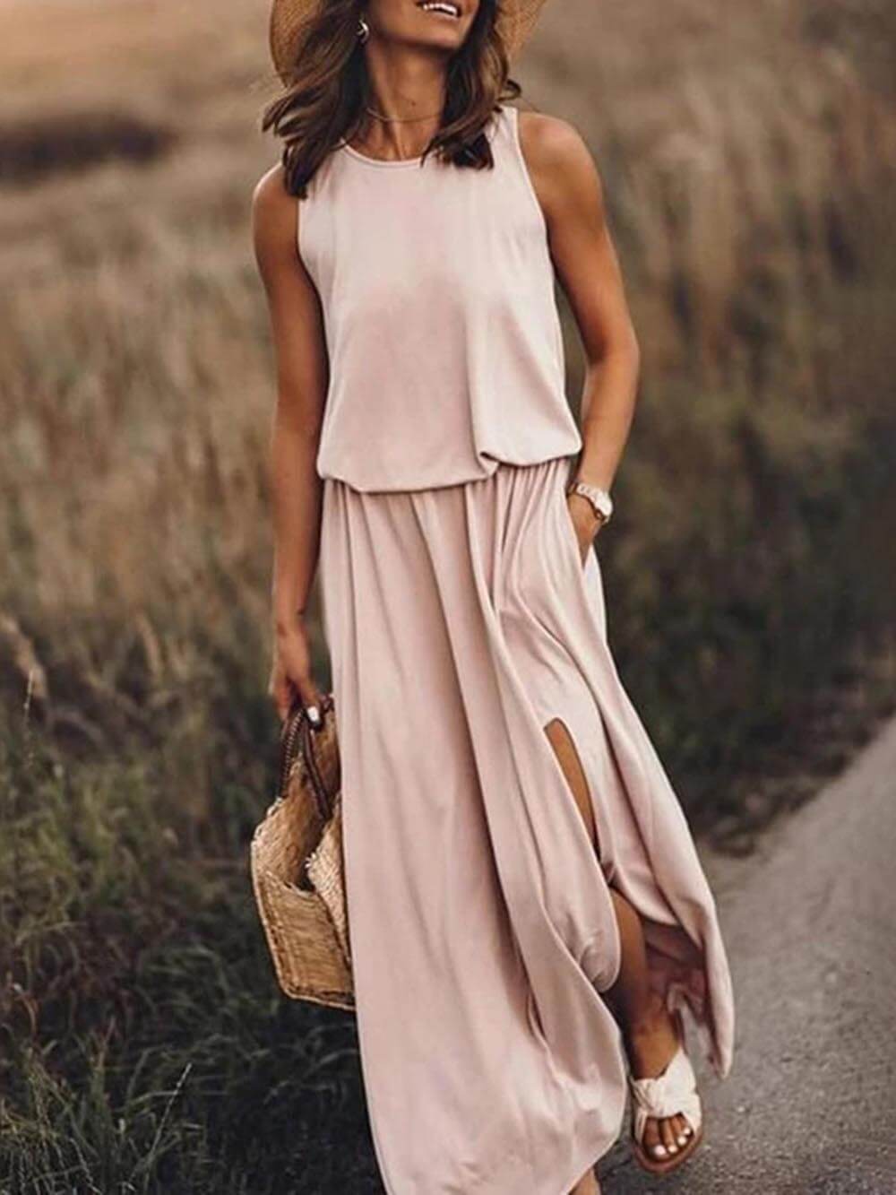 Effortlessly Elegant Dress with a Timeless Design