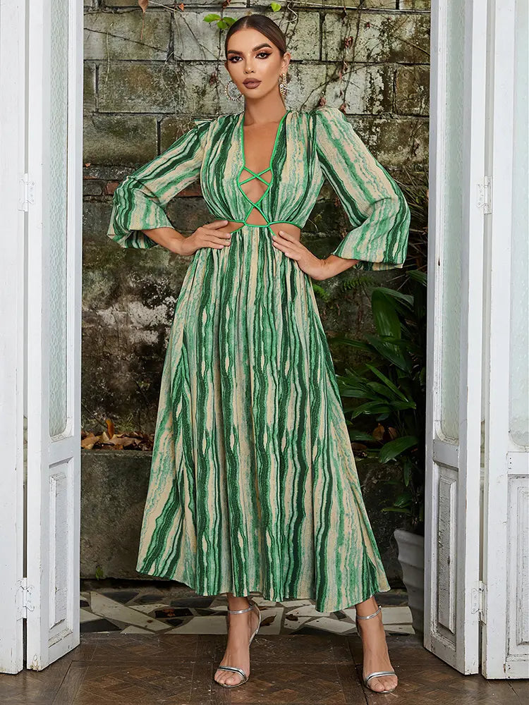 Classic Vintage Dress with a Flattering Fit