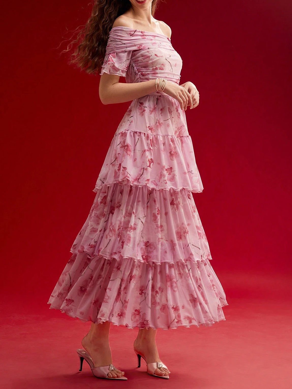 Well Tailored Dress with a Graceful Silhouette