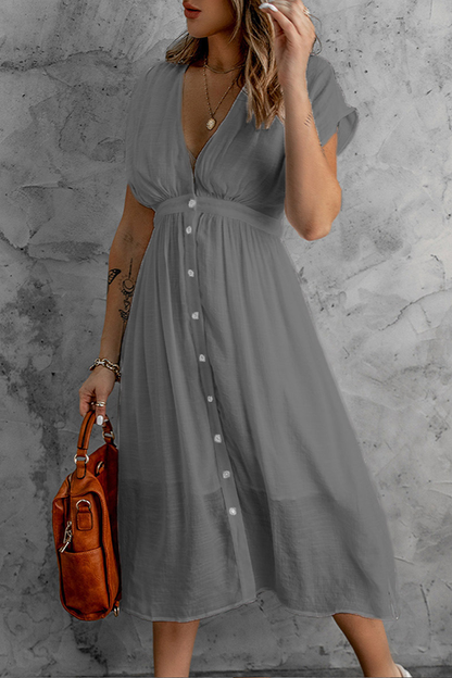 Beautifully Finished Dress in a Timeless Design