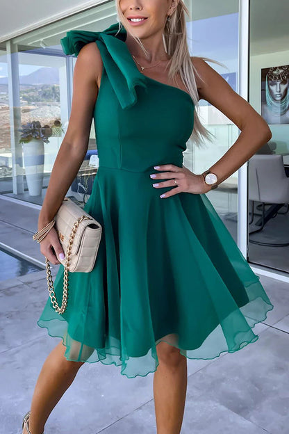 Well Tailored Dress with a Graceful Silhouette