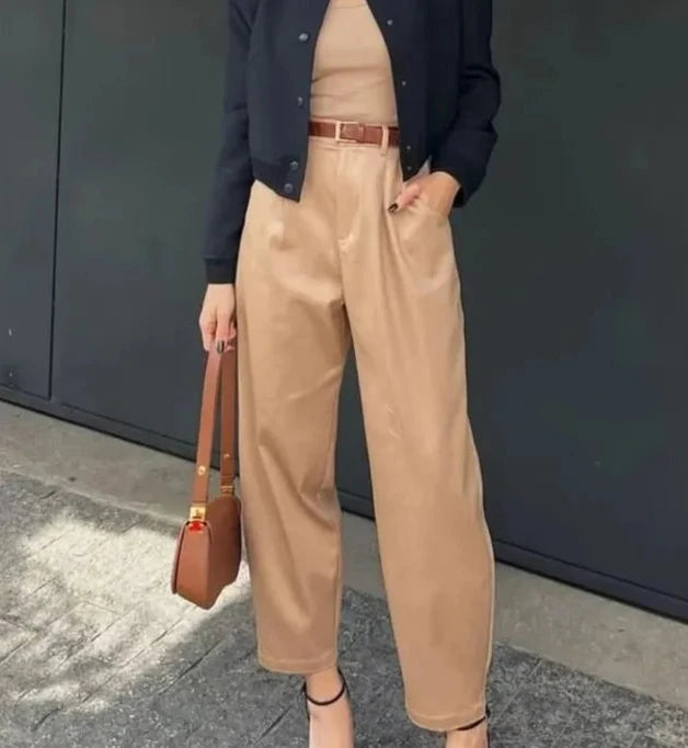 Well Tailored Pants with a Graceful Silhouette