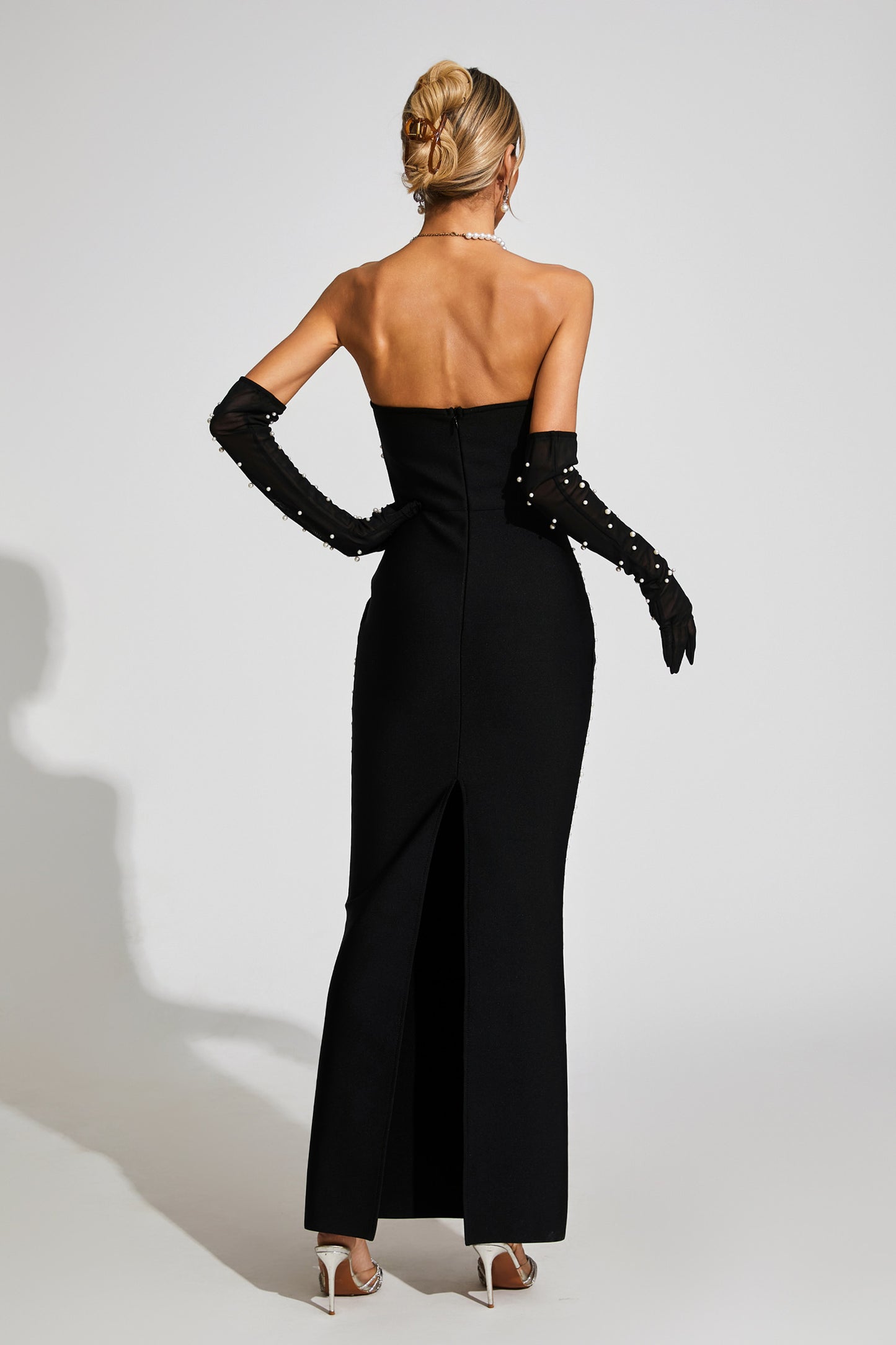 Effortlessly Elegant Dress with a Timeless Design