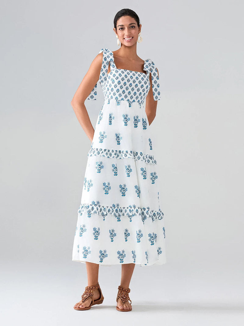 Beautifully Finished Dress in a Timeless Design