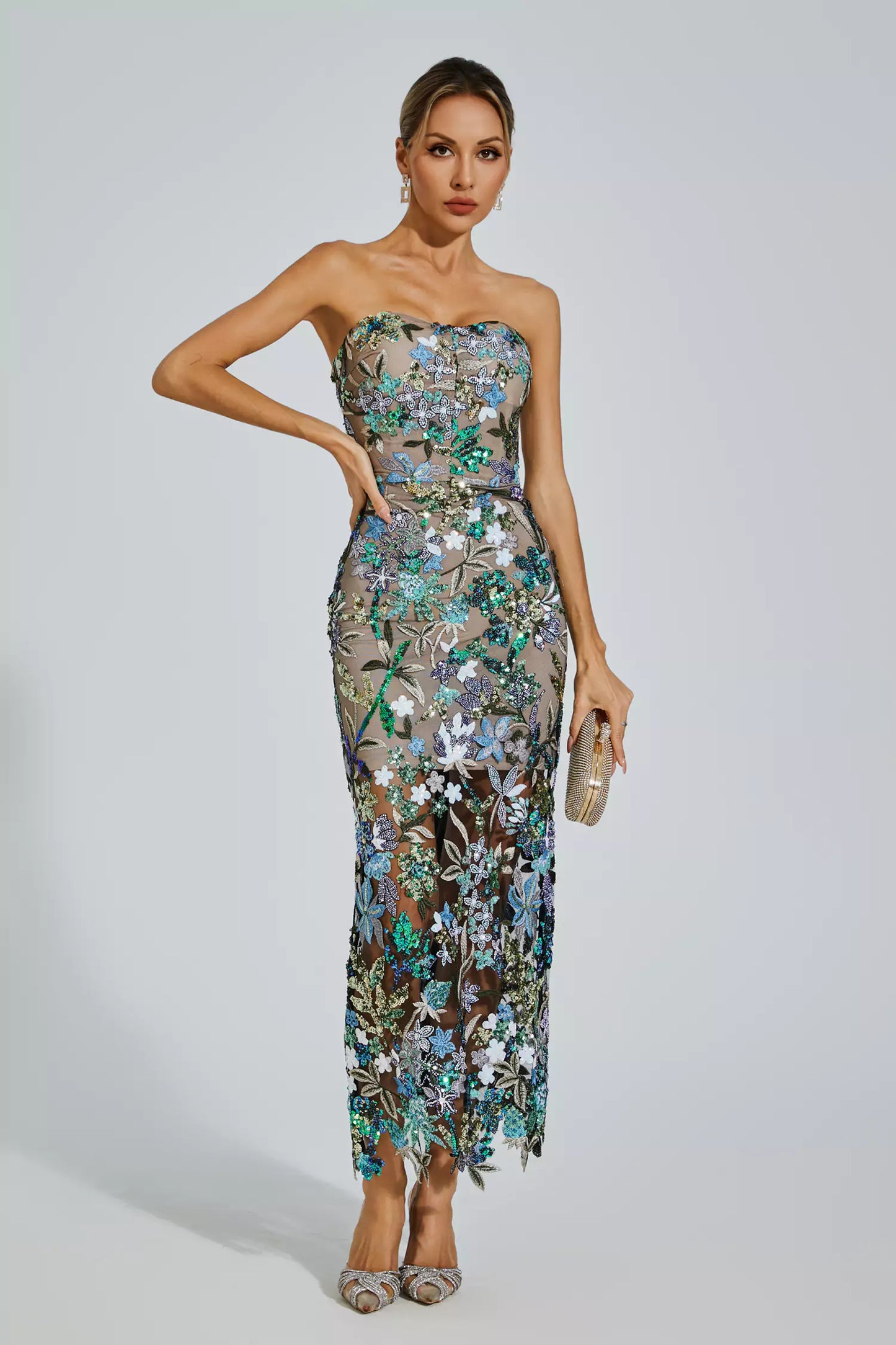 Gracefully Styled Dress for Any Occasion