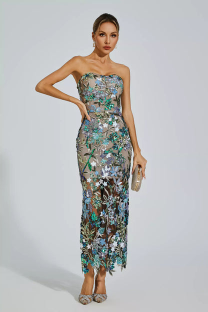 Gracefully Styled Dress for Any Occasion