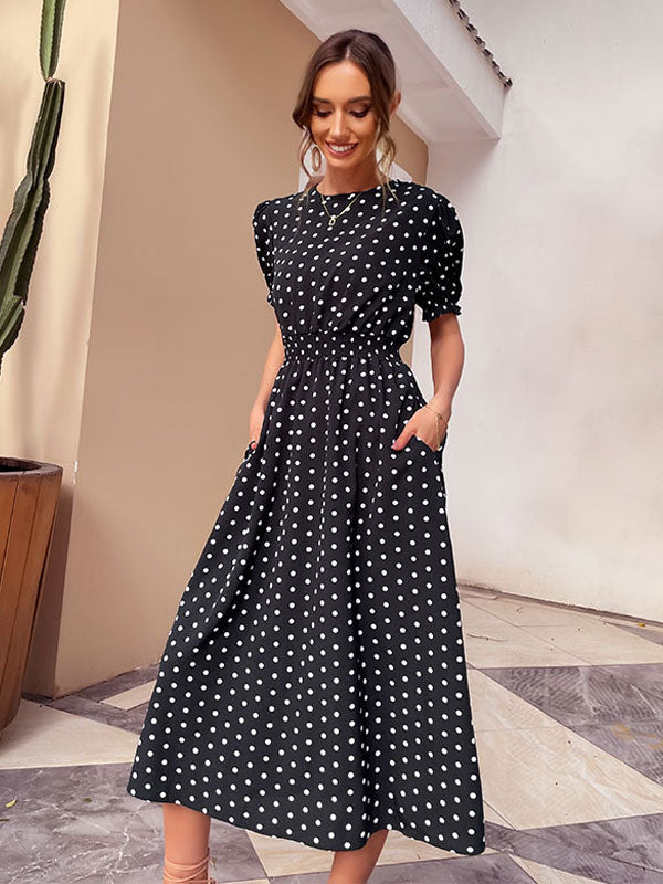 Beautifully Finished Dress in a Timeless Design