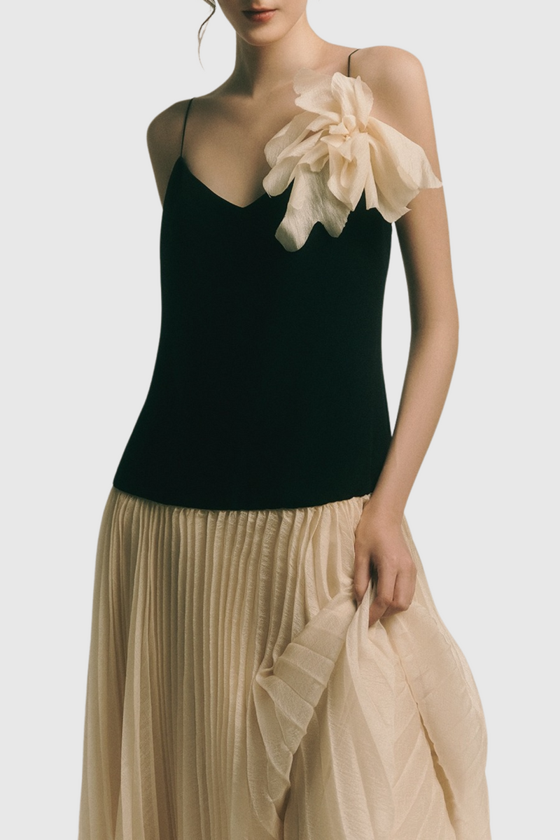 Effortlessly Elegant Dress with a Timeless Design