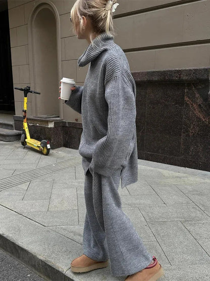 Classic Vintage Sweater with a Flattering Fit