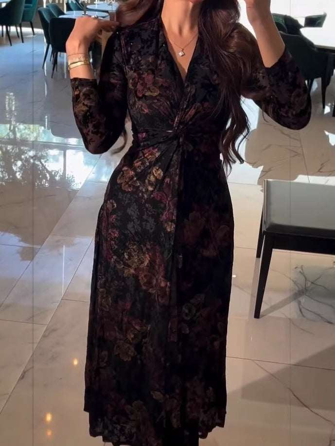 Well Tailored Dress with a Graceful Silhouette