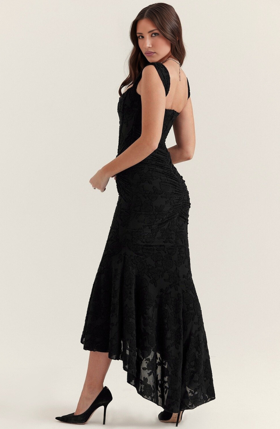 Beautifully Crafted Dress in a Classic Style
