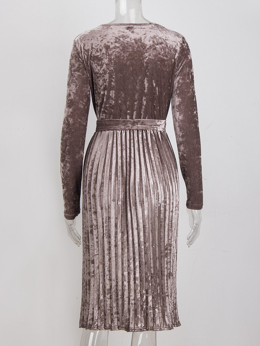 Gracefully Styled Dress for Any Occasion