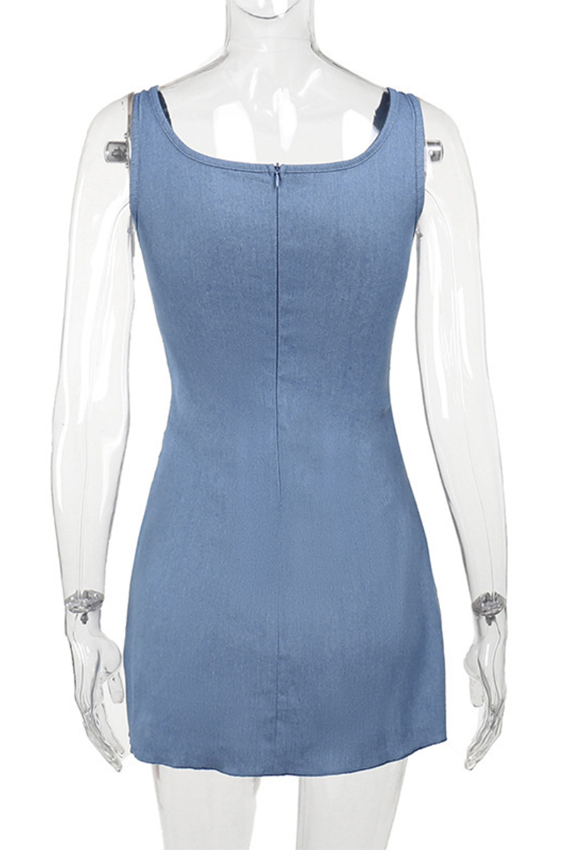 Sophisticated Dress with a Clean Classic Look