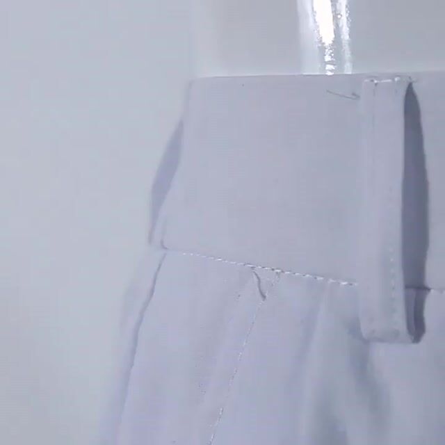 Beautifully Finished Pants in a Timeless Design