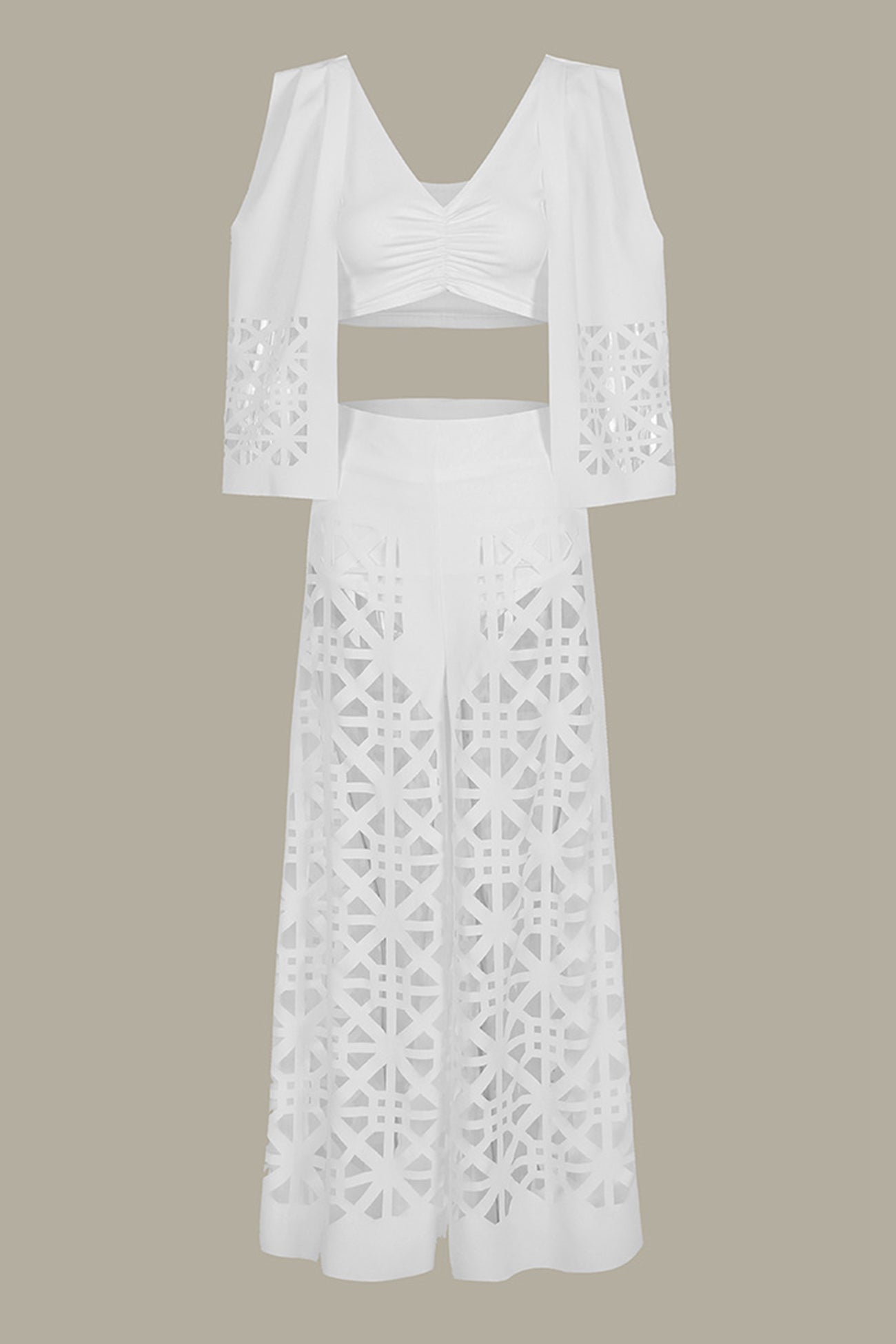 Well Tailored Pants with a Graceful Silhouette