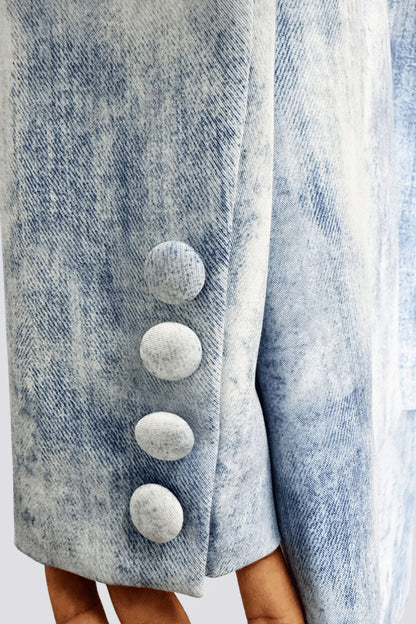 Beautifully Finished Garment in a Timeless Design