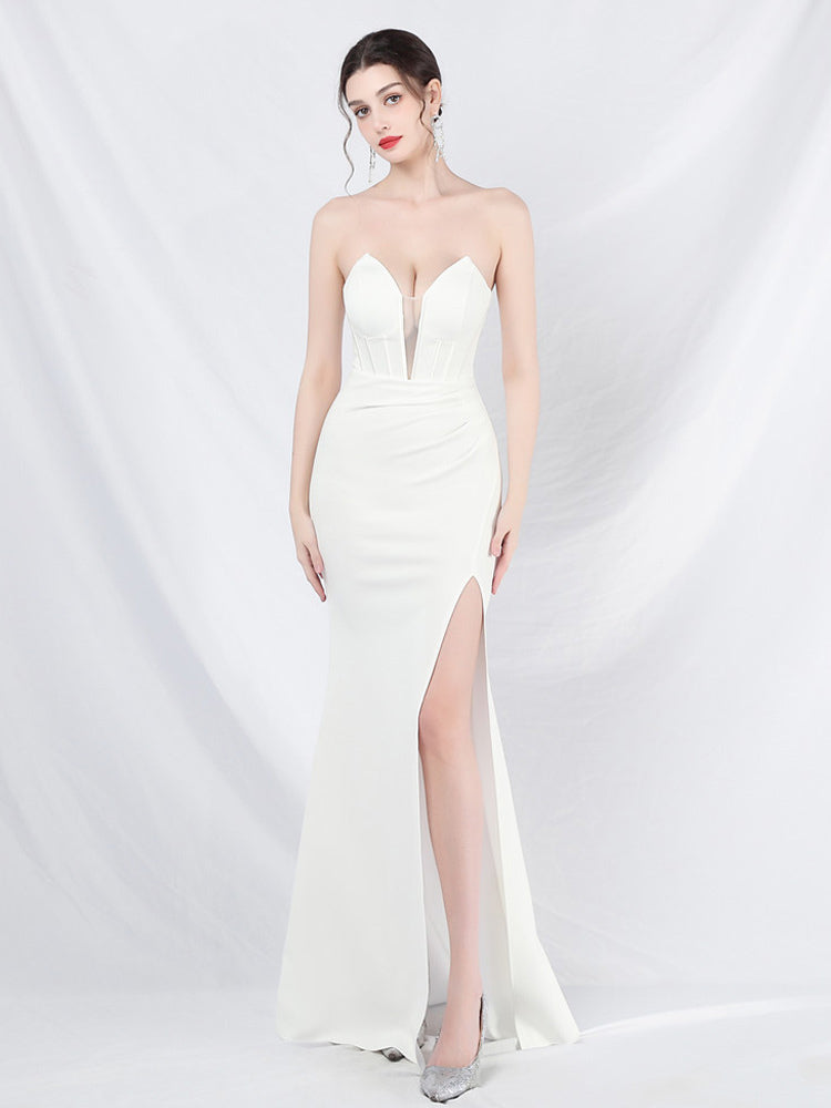 Well Tailored Dress with a Graceful Silhouette