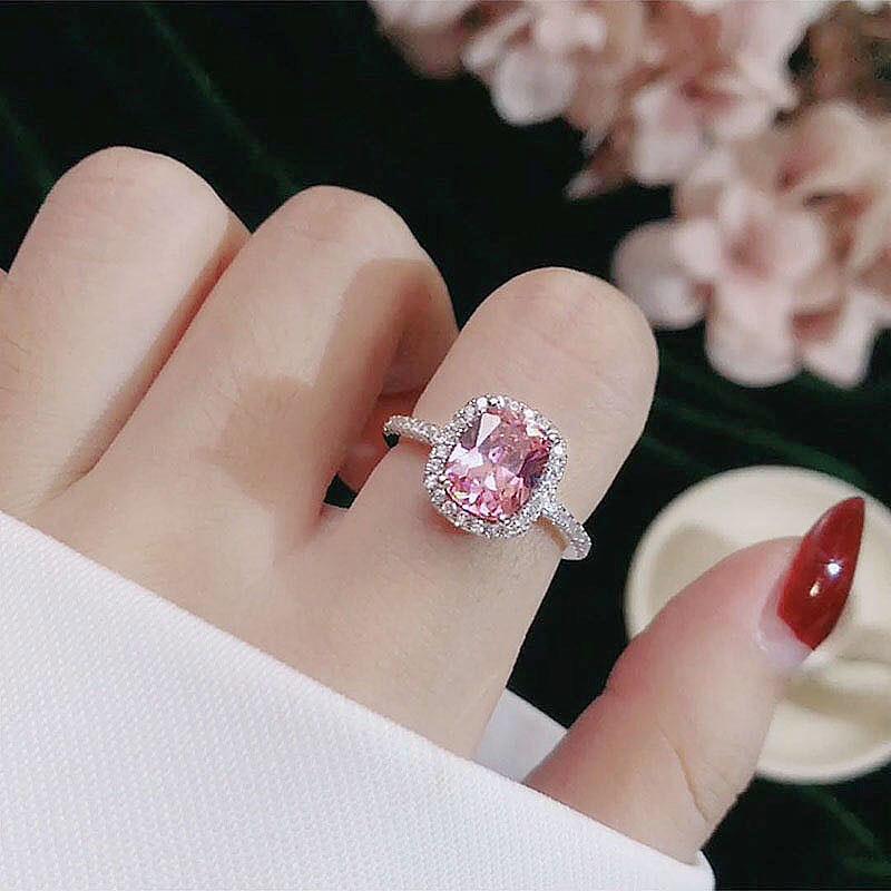 Romantic Gold Ring for Special Moments