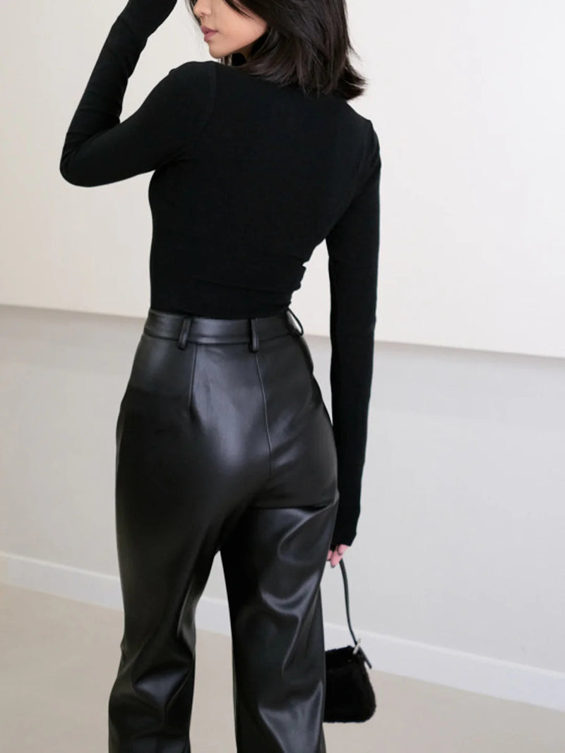 Classic Vintage Pants with a Flattering Fit