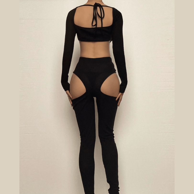 Effortlessly Elegant Garment with a Timeless Design