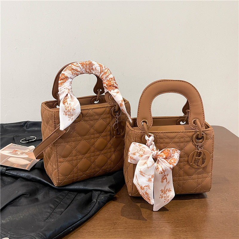 Classic Vintage Bag with a Flattering Fit