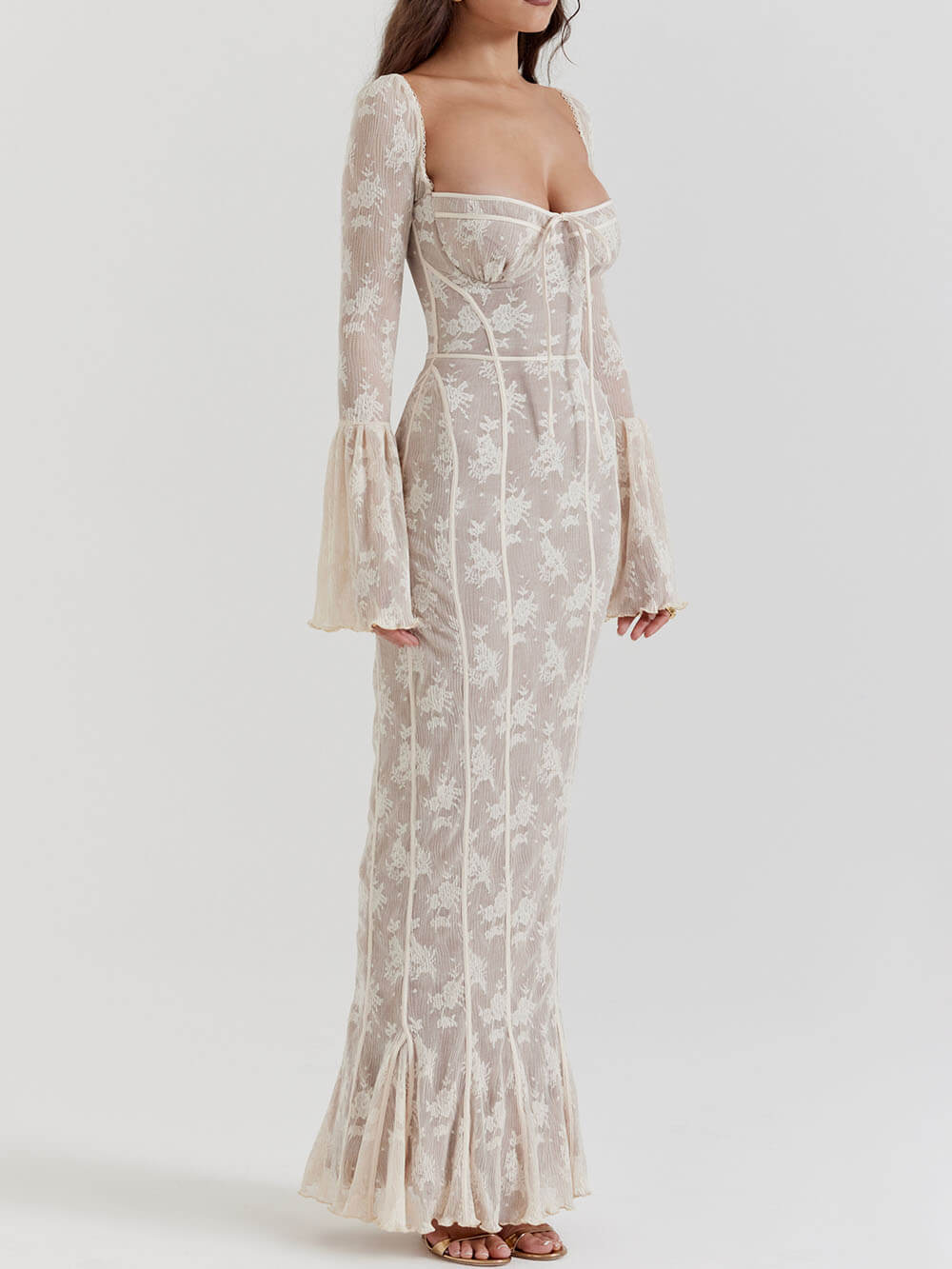 Effortlessly Elegant Dress with a Timeless Design