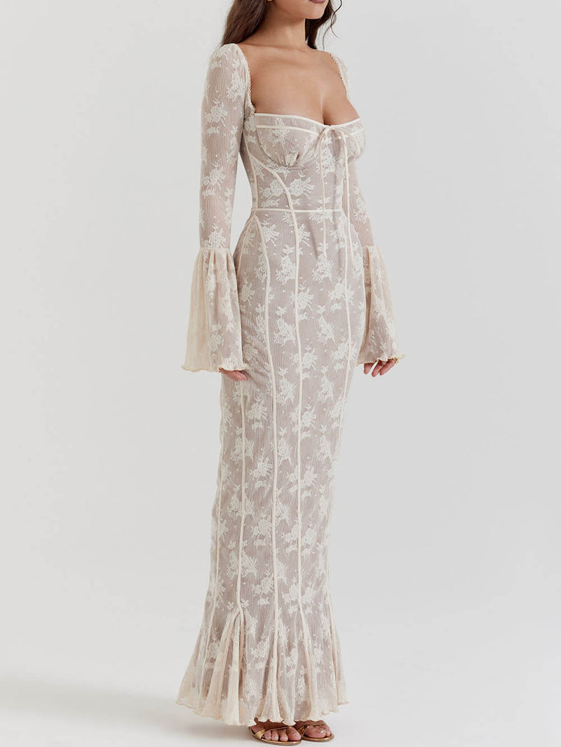 Well Tailored Dress with a Graceful Silhouette